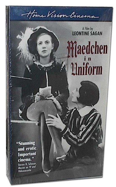 Maedchen in Uniform